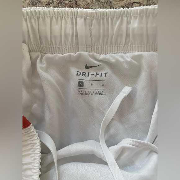 Nike Running Shorts - Picture 2 of 3